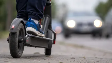 15-latek bez uprawnień na hulajnodze. Rodzic dostał 3000 zł mandatu